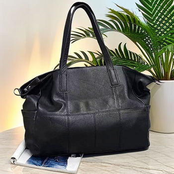 Torba od prave kože s patchwork dizajnom; ramenski i crossbody stil, zatvarač na zatvarač, unutarnja podstava od poliestera i pamuka, unutarnji džep s zipom i džep za telefon