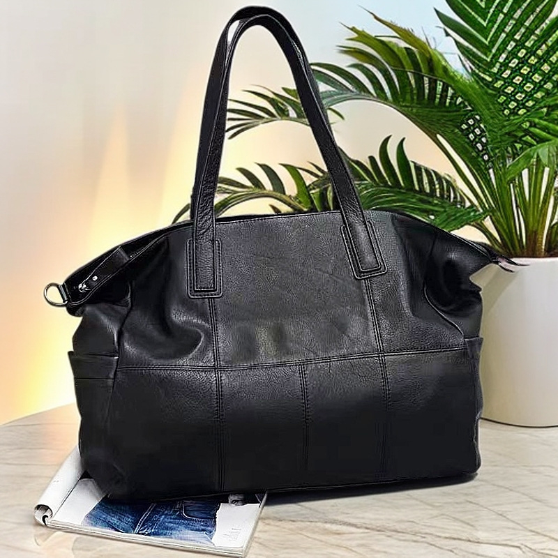 Torba od prave kože s patchwork dizajnom; ramenski i crossbody stil, zatvarač na zatvarač, unutarnja podstava od poliestera i pamuka, unutarnji džep s zipom i džep za telefon