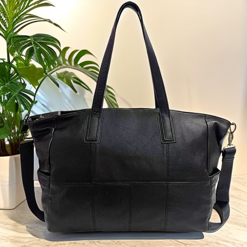 Torba od prave kože s patchwork dizajnom; ramenski i crossbody stil, zatvarač na zatvarač, unutarnja podstava od poliestera i pamuka, unutarnji džep s zipom i džep za telefon