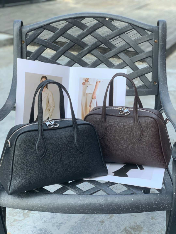 Boston táska valódi bőrből, első rétegű szarvasmarha bőrből, vízszintes négyzetes forma, bélés vászon