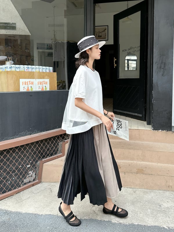 Т-шърт с мрежести панели, дантелени шевове, кръгло деколте, къси ръкави, памук-полиестер смес