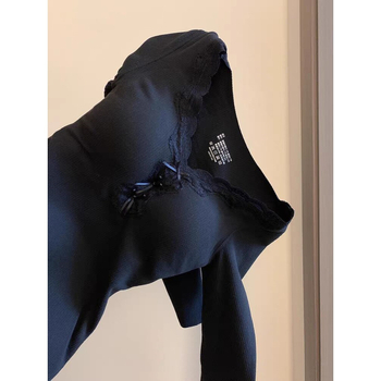 Derong női V-nyakú csipkés felső levehető melltartóbetéttel, 95% poliészter