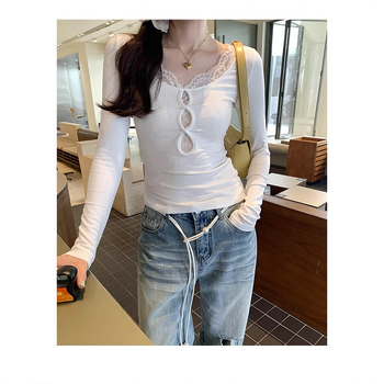 Слим фит полиестрова Т‑шърт с изрязана дантела и панели, дълги ръкави, V‑образно деколте