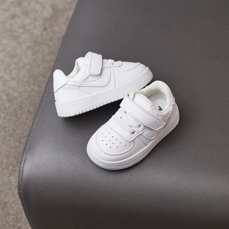 Pantofi sport unisex pentru copii 12–36 luni, partea superioară din piele Ultrafilm, închidere Velcro, respirabili și anti-derapare