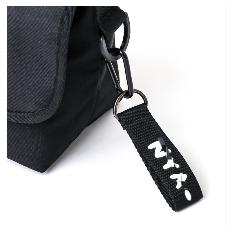 Messenger torba s mačjim motivom, Oxford tkanina, poliester podstava, horizontalan oblik kvadrata, otvor s kapicom