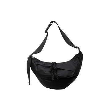 Ženska crossbody torba u obliku knedle, mekani materijal s cvjetnim uzorkom, zatvaranje poklopcem, unutarnji džep sa zipom, podstava s teksturom travnate