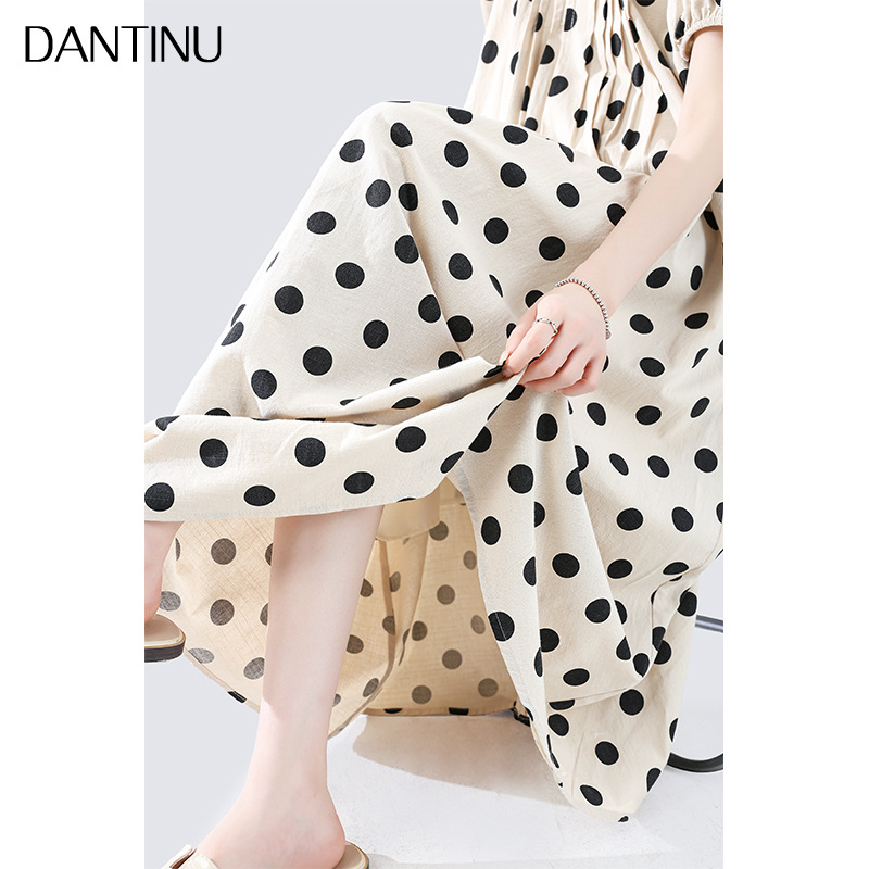 Бременска рокля с U-образно деколте, 3/4 пухкави ръкави, средна дължина пола тип фея, полиестерна смес 50–70%, лято 2025