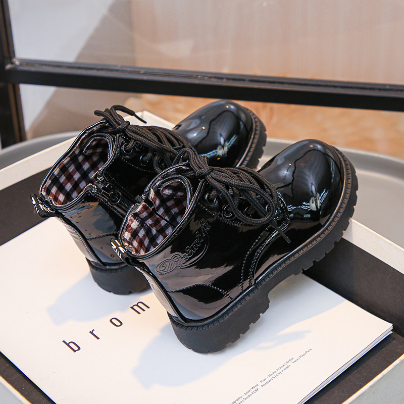 Dječje Martin gležnjače – umjetna koža, nizak dio potkoljenice, bočni zatvarač, gumeni đon, ležerni stil