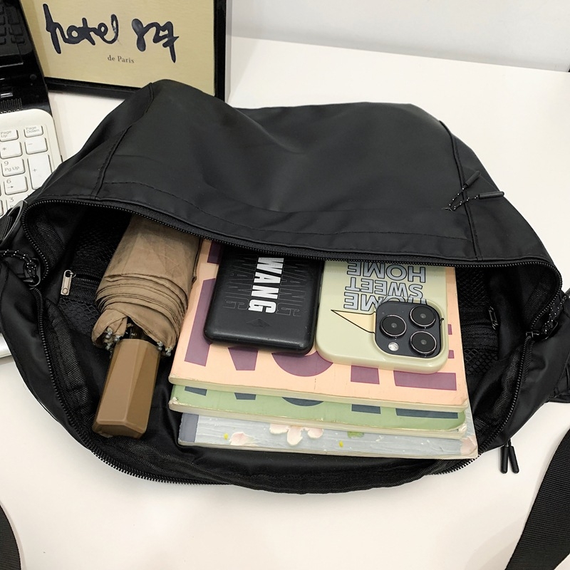 Unisex najlonska crossbody torba, ulični stil, magnetska kopča, unutarnja ID džep, poliesterska podstava, jesen 2024