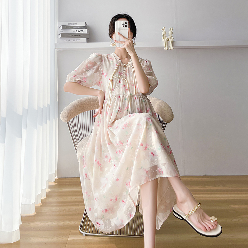 Майчинска рокля за кърмене от шифон, V-образно деколте, ръкав ¾, дълга пачуърк пола