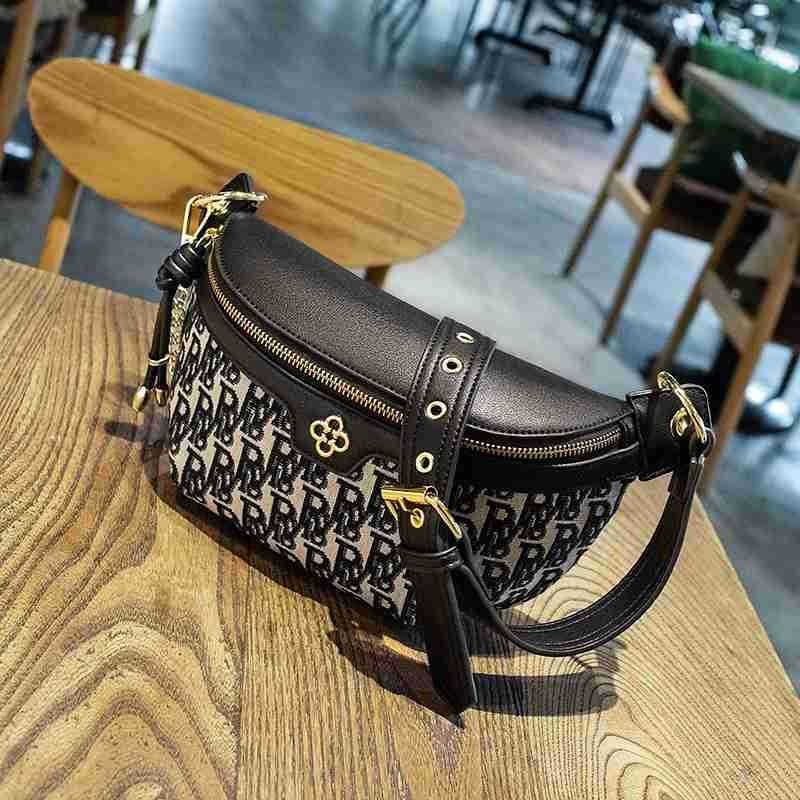 Dumpling Crossbody torba za žene — platna, zatvarač, uzorak slova, vodoravni kvadratni oblik, jedna naramenica (ljeto 2022; ulični stil)