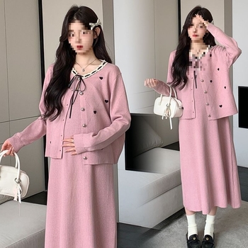 Бременски комплект: палто, презрамкова пола и рокля-пуловер, мини дължина, памук-полиестер (95%+ полиестер), зима 2025 издание, ежедневен костюм с пола