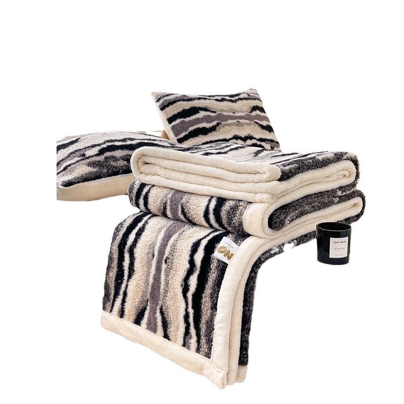 Plišani pokrivač Rabbit Velvet – apstraktan uzorak, težina 500–800 g, za sve sezone, stil Little Fresh