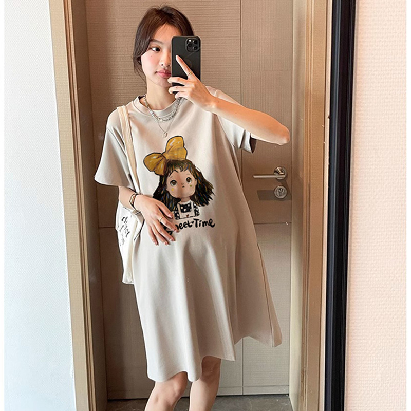 Майчинска лятна рокля за бременни — кръгло деколте, ръкав ¾, полиестерова материя, принт карикатура, миди дължина