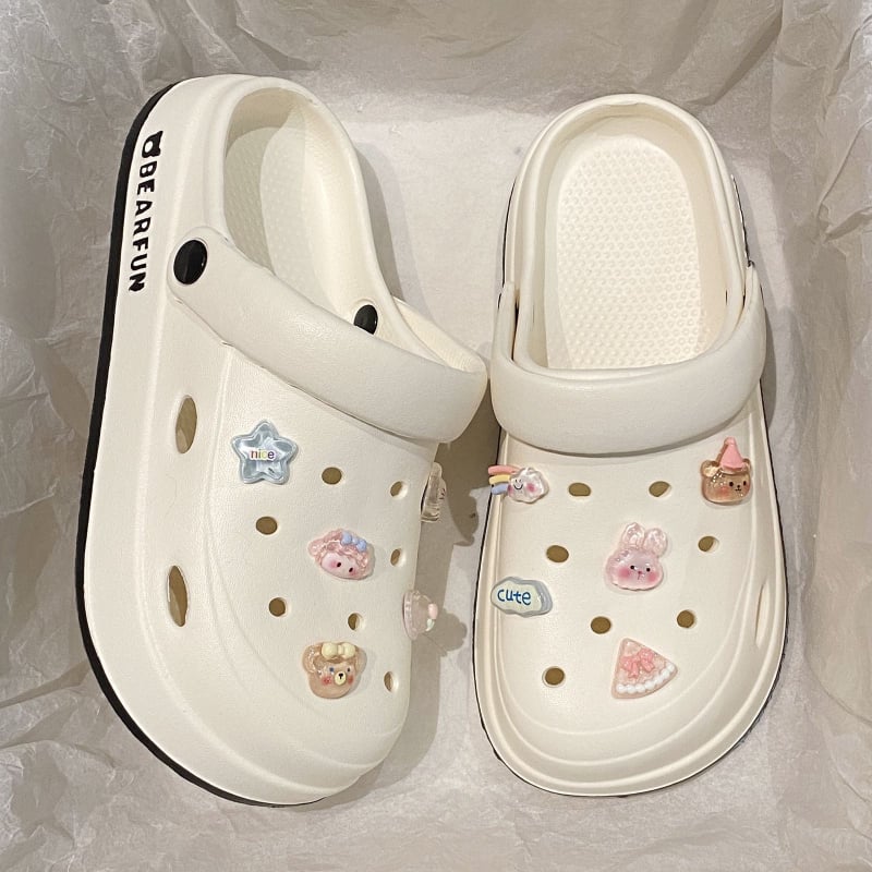 Crocs-stílusú EVA szandál, uniszex, EVA felsőrész és talp, talp vastagsága 2–3 cm, könnyű, csúszásmentes, vízálló