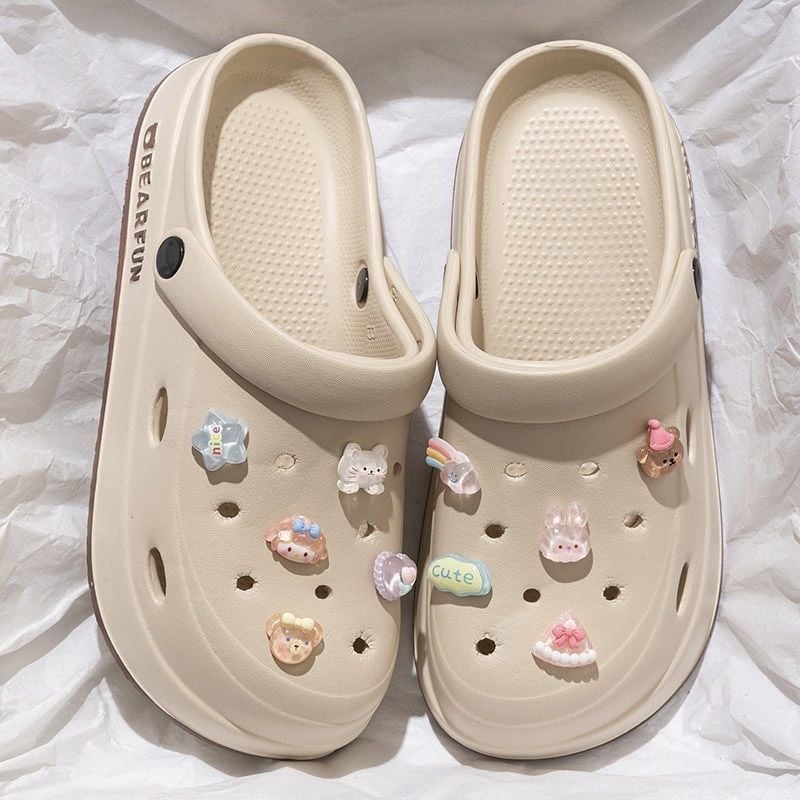 Crocs-stílusú EVA szandál, uniszex, EVA felsőrész és talp, talp vastagsága 2–3 cm, könnyű, csúszásmentes, vízálló