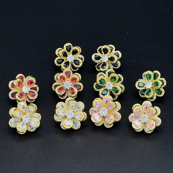 Овеци: цирконено цвете с диамантена обработка, стил лек лукс, ушни игли от неръждаема стомана