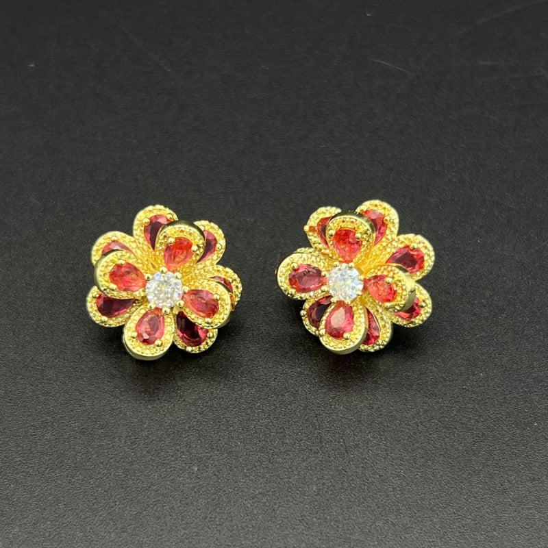 Овеци: цирконено цвете с диамантена обработка, стил лек лукс, ушни игли от неръждаема стомана