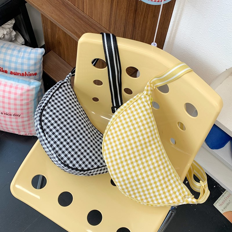 Kanvas torbica preko ramena, karirani uzorak, gradski stil, zip zatvaranje, poliester podstava