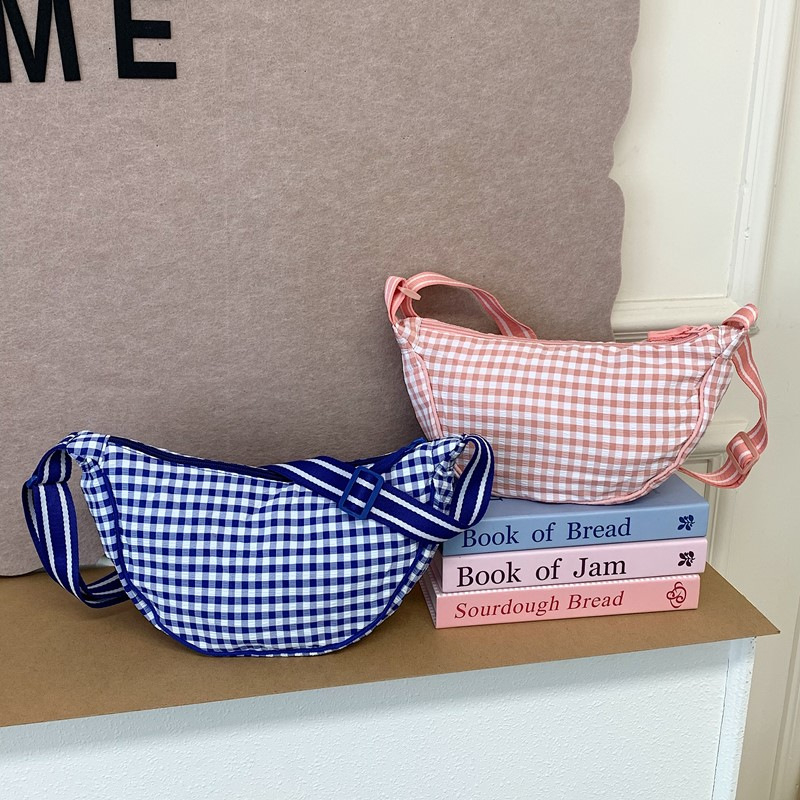 Kanvas torbica preko ramena, karirani uzorak, gradski stil, zip zatvaranje, poliester podstava