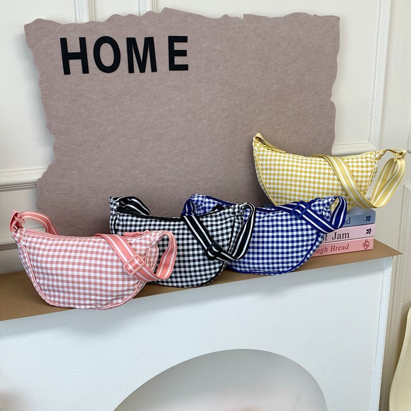 Kanvas torbica preko ramena, karirani uzorak, gradski stil, zip zatvaranje, poliester podstava