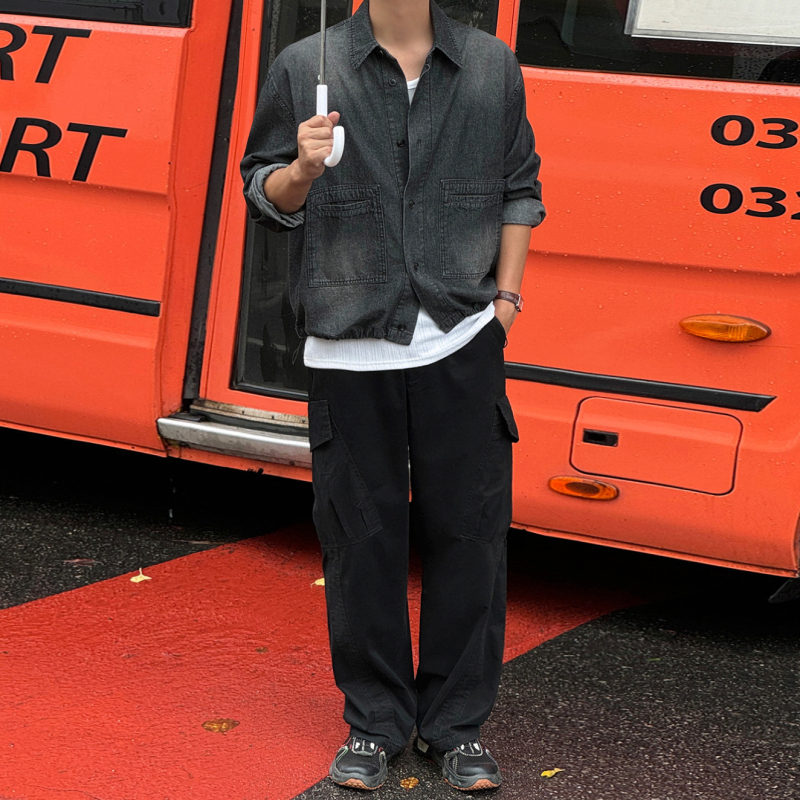 Prane denimska košulja s dugim rukavima za muškarce, slobodan kroj, korejski stil kardigan, ovratnik s reverom i džepovi, 75% pamuk, 25% poliester