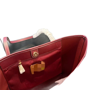 OO City33 Tote torba – PVC, vodoravan pravokutni oblik, magnetska kopča, dvostruki remeni, unutarnja pretinac sa zipom