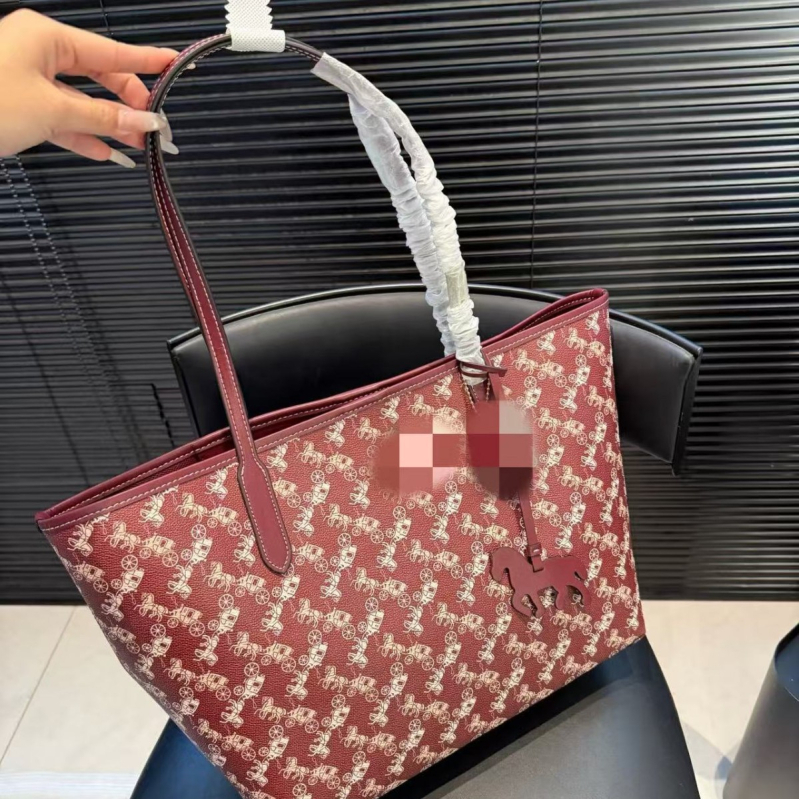 OO City33 Tote torba – PVC, vodoravan pravokutni oblik, magnetska kopča, dvostruki remeni, unutarnja pretinac sa zipom