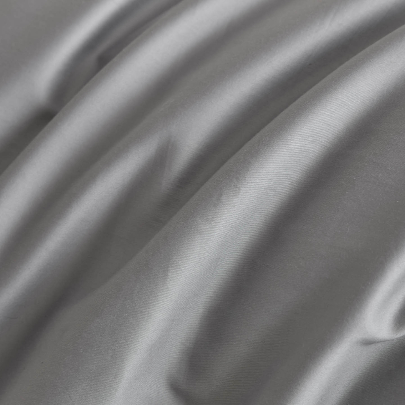 Set posteljine od 100% pamuka, twill tkanina, četiri dijela, za sve godišnje doba, izvezen, gustoća tkanja 133x72, masa 2500–3000 g