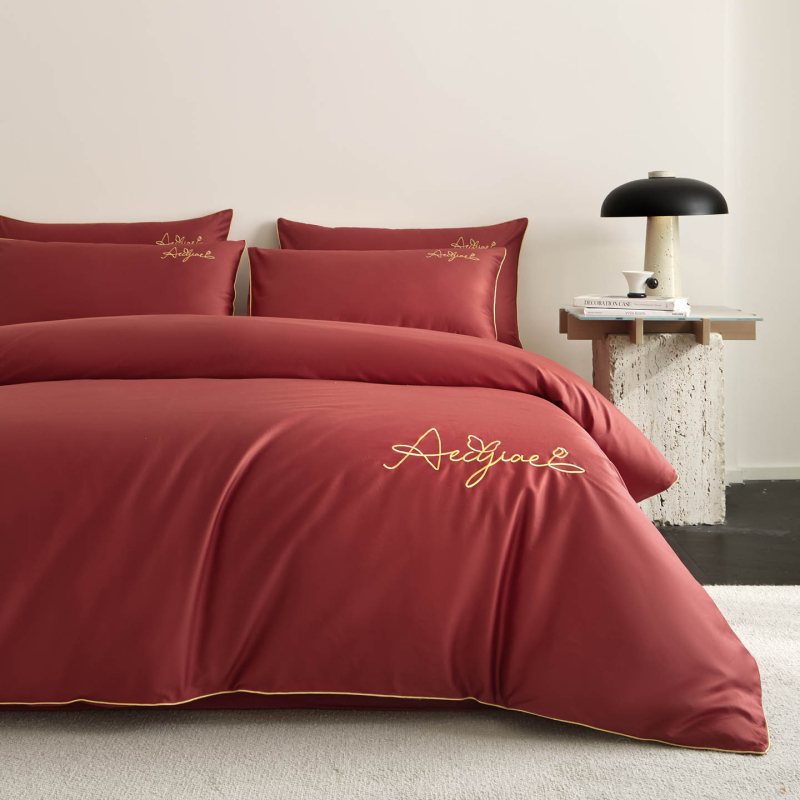 Set posteljine od 100% pamuka, twill tkanina, četiri dijela, za sve godišnje doba, izvezen, gustoća tkanja 133x72, masa 2500–3000 g