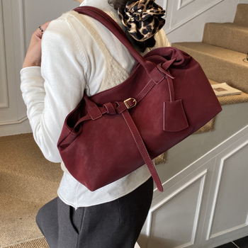 Krozgranična retro tote torbica s magnetskim zatvaranjem, PU materijal, poliester podstava, dvostruke naramenice, unutarnji džepovi za telefon i dokumente