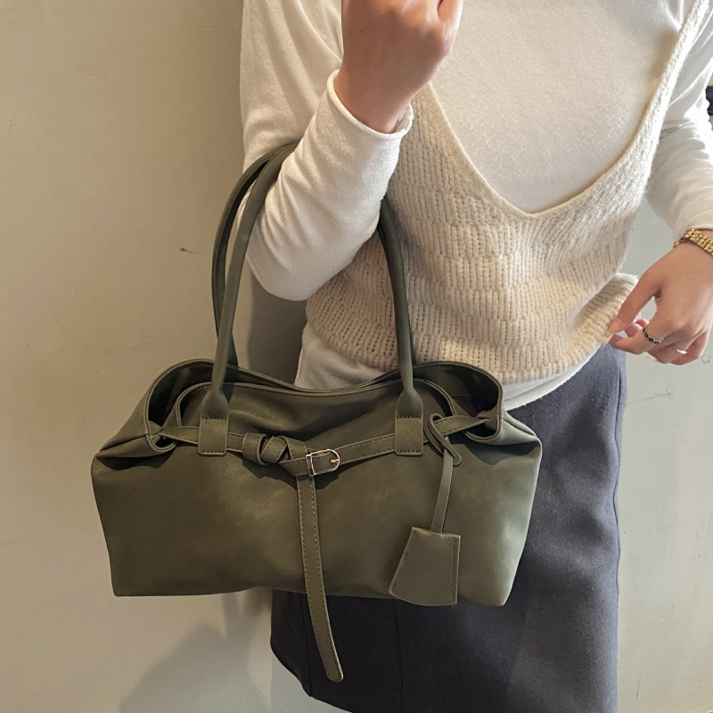 Krozgranična retro tote torbica s magnetskim zatvaranjem, PU materijal, poliester podstava, dvostruke naramenice, unutarnji džepovi za telefon i dokumente