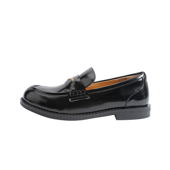 Minimalista loafer stílusú, 6-8 cm-es sarokkal, gumitalpú, belső Ultra-fiber bőr
