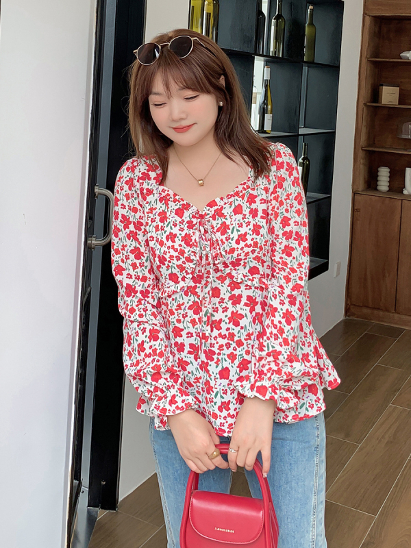 Bluză de damă cu imprimeu floral, țesătură fină din in cu elastan, guler pătrat, mâneci lungi bufante, croială slim