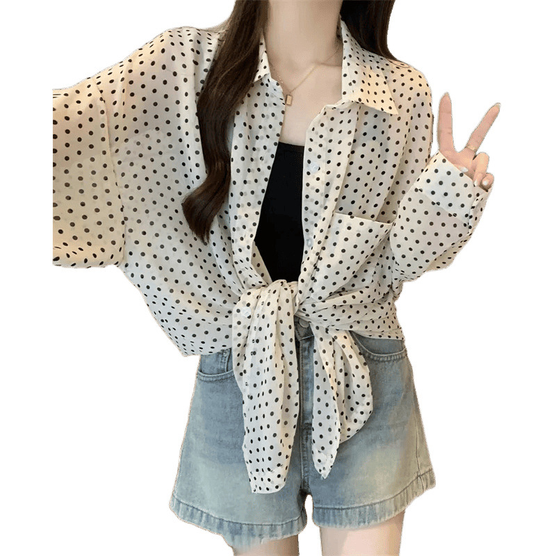 Tricou polo cu buline – model: buline; material: fibre de poliester; compoziție principală: poliester; compoziție secundară: elastan; guler: polo