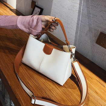 Bucket bag, svježeg i sladkog stila, meka konstrukcija, podstava od sintetičke kože, unutarnji džep sa zatvaračem, pogodna za svakodnevno nošenje