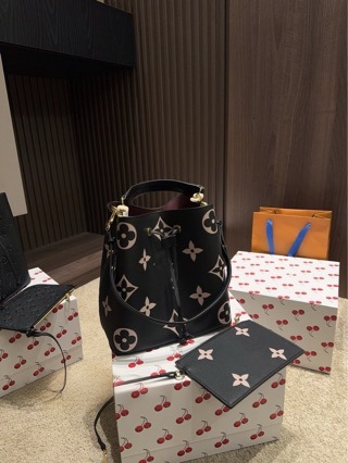 Bucket bag od svile, zatvaranje vrpcom, euro-američki retro stil, izdanje jesen 2024