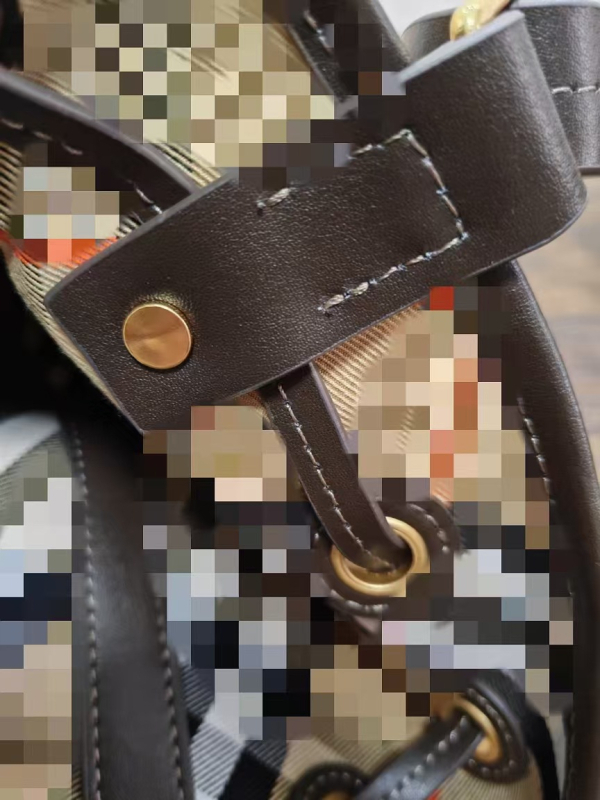 Unisex platnena bucket torba s kariranim uzorkom, zatvaranje šnurlom, skriveni džep sa zipom i džep za mobitel