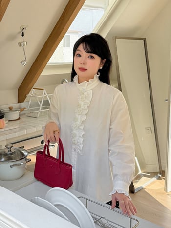 Bluza de damă din bumbac cu elastan, guler stil stand, mâneci petale, stil cardigan, culoare solidă, primăvara 2025