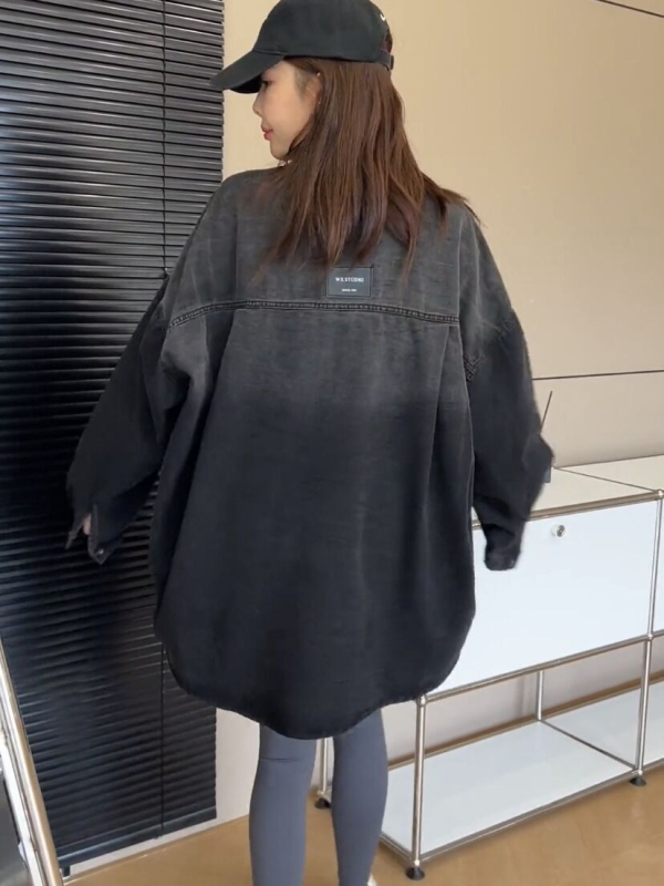 Denim košulja jakna, oversize, duge rukave, polo ovratnik, pješčano pranje, srednja duljina
