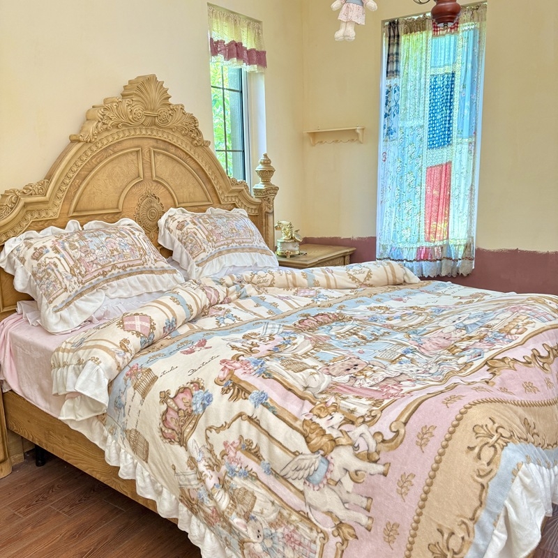 Tej velvet ágynemű készlet Cartoon mintával, digitális nyomtatás, 1500–2000 g, négy részes készlet, INS stílus