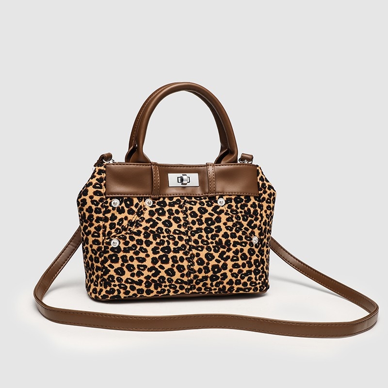 PU crossbody torba, horizontalni kvadratni oblik, zaključavanje bravom, unutarnja džep s zipom, poliester podstava