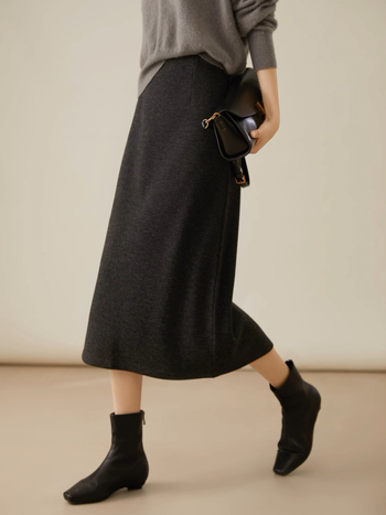 Fustă midi A-line, culoare solidă, din amestec lână-acetat, cu despicare în spate
