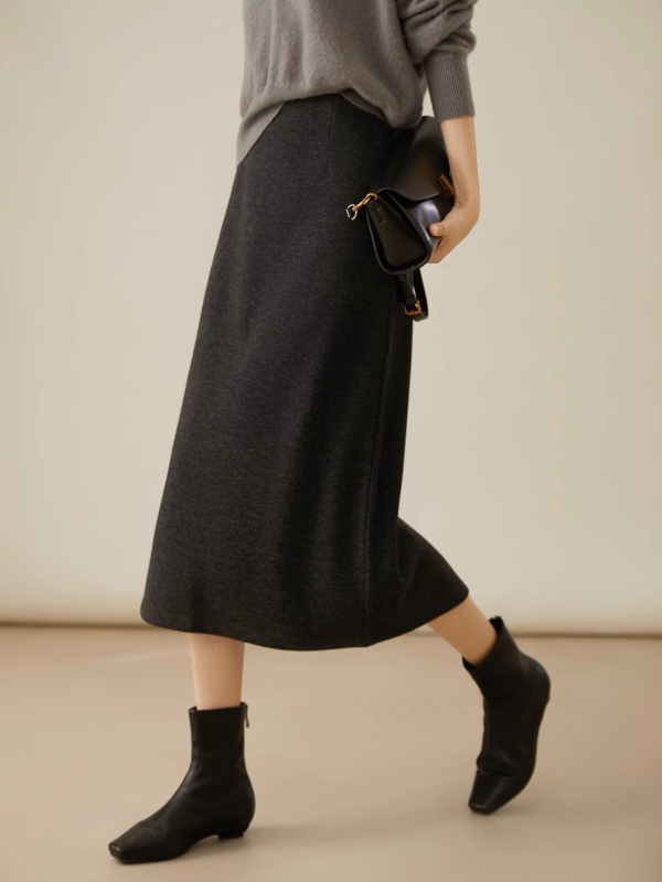 Fustă midi A-line, culoare solidă, din amestec lână-acetat, cu despicare în spate