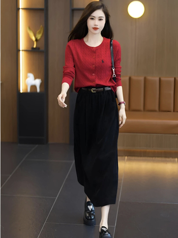 Юбка Chenille тъкан, еднотонна, средна дължина, силует pencil, 90-95% полиестер