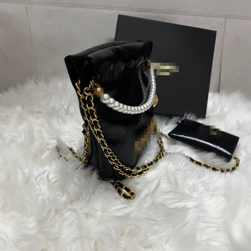 Crossbody torbica bucket od PU, horizontalni kvadratni oblik, magnetsko zatvaranje, jedan remen