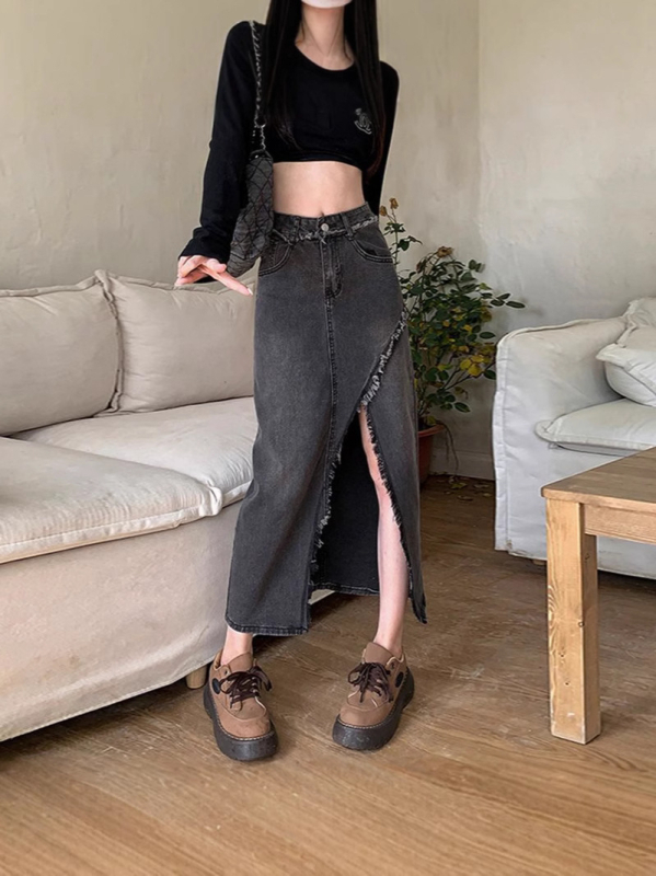 Дънкова пола с A-образен силует, средна дължина, дизайн с пачуърк и неравен разрез