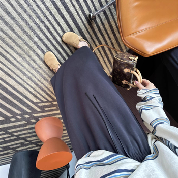 Női kötött A-vonalú szoknya, magas derekú, hátsó hasítékkal, középmagas hosszúságú, poliészter és elasztán