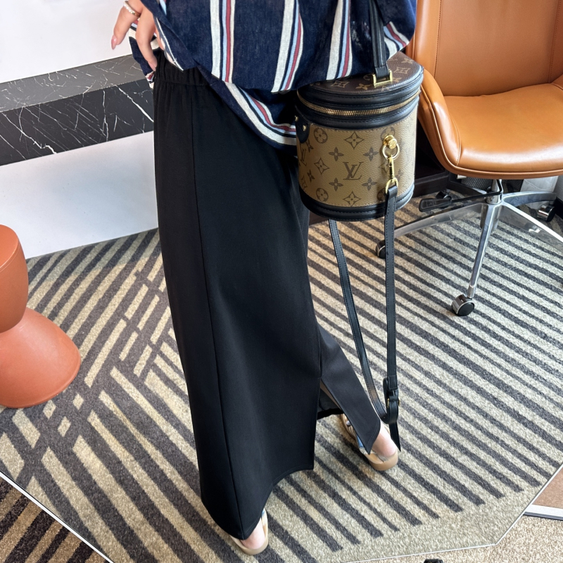 Női kötött A-vonalú szoknya, magas derekú, hátsó hasítékkal, középmagas hosszúságú, poliészter és elasztán