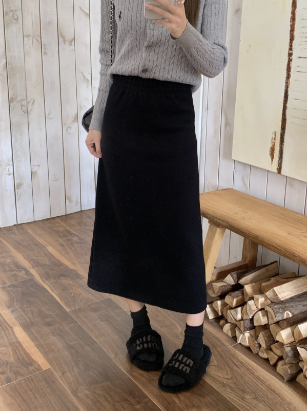 A-vonalú szoknya, magas derékkal, középhosszú, elasztán keverék (<30%), enyhe elasztikusság